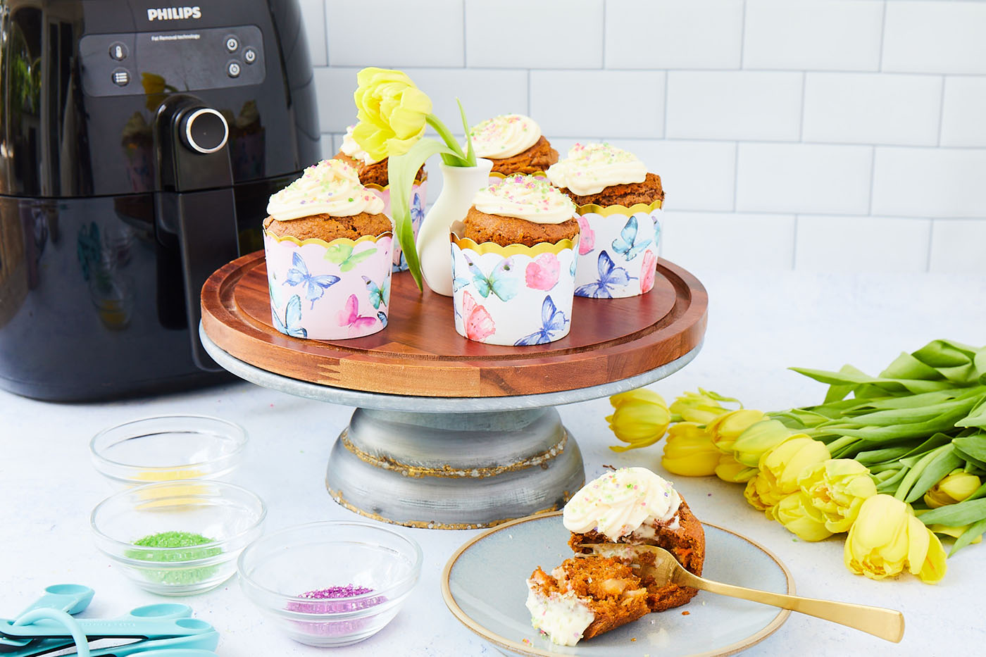 https://donatella.com/wp-content/uploads/2021/04/Carrot-Cake-Airfryer-Cupcakes-with-Cream-Cheese-Frosting.jpg